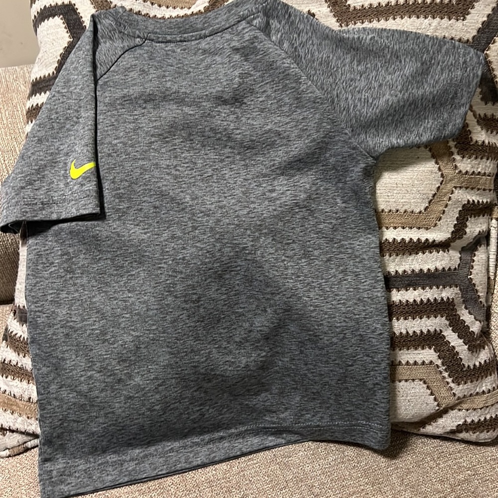 Toddler T 👕 - Picture 6 of 6